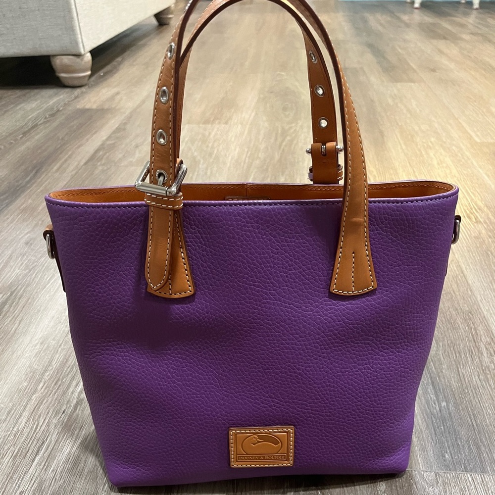 Dooney and Bourke purse NWOT!